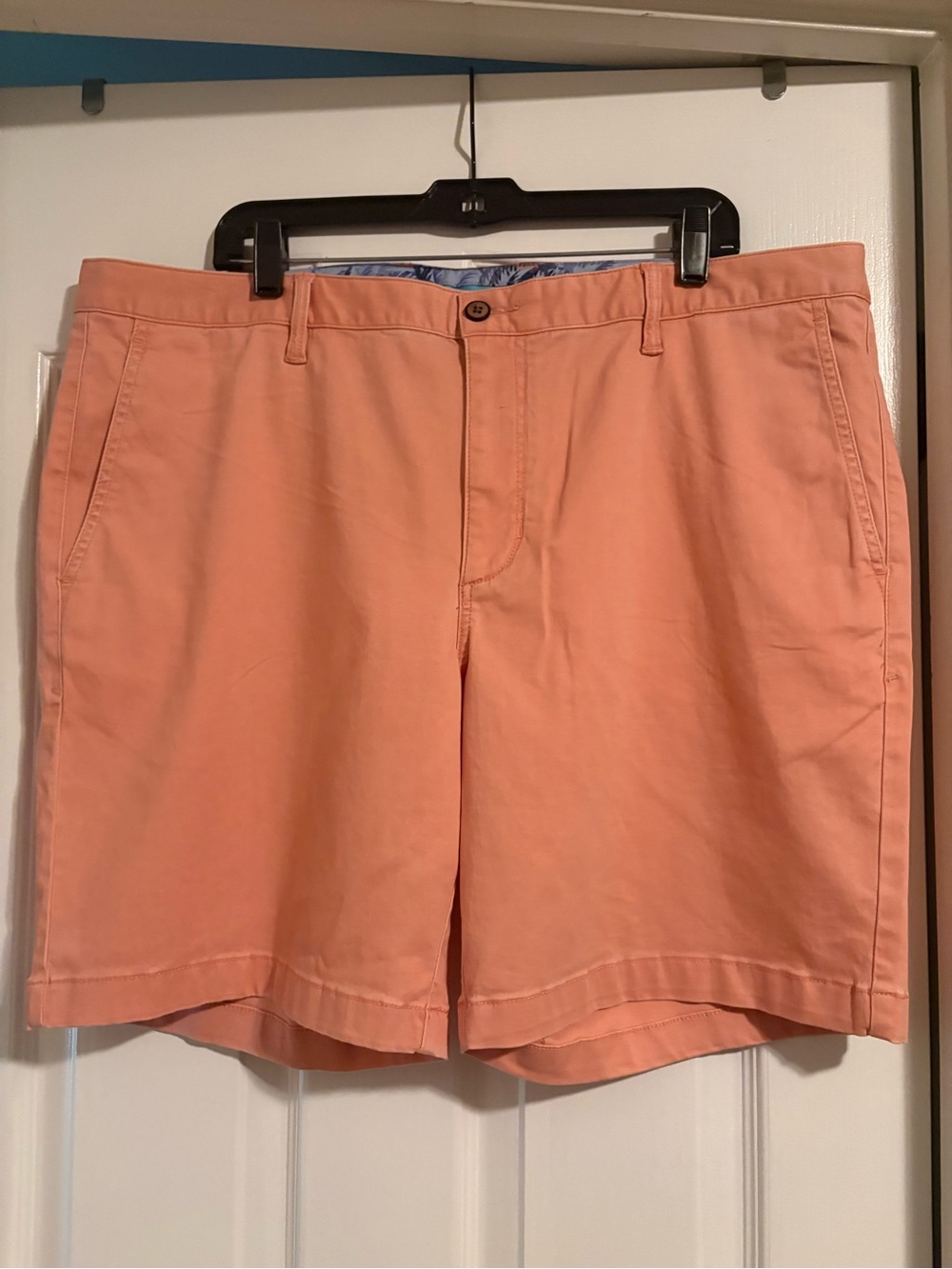 Tommy Bahama Flat Front Shorts in Peach